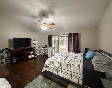 13025 Meadowbreeze Drive - Photo Thumbnail 25