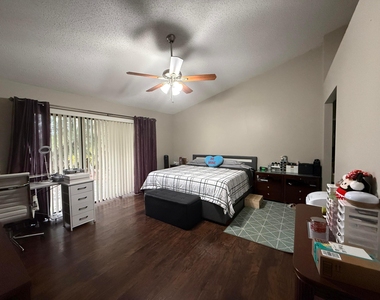 13025 Meadowbreeze Drive - Photo Thumbnail 23