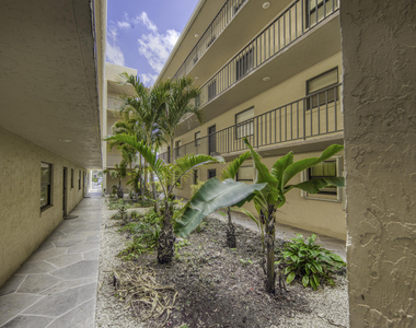 890 N Federal Highway - Photo Thumbnail 32