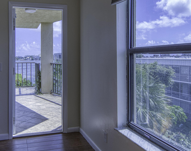 890 N Federal Highway - Photo Thumbnail 27