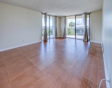 890 N Federal Highway - Photo Thumbnail 7
