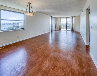 890 N Federal Highway - Photo Thumbnail 1
