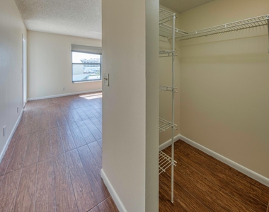 890 N Federal Highway - Photo Thumbnail 24