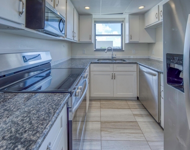 890 N Federal Highway - Photo Thumbnail 16