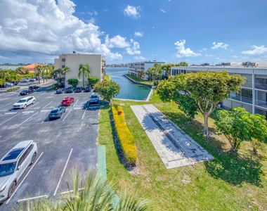 890 N Federal Highway - Photo Thumbnail 12