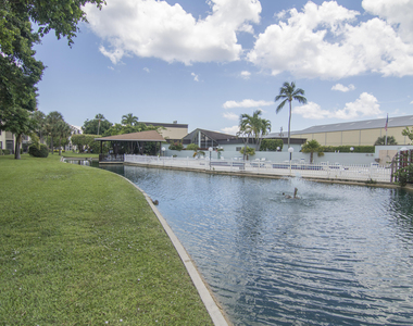 890 N Federal Highway - Photo Thumbnail 44