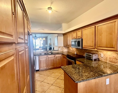370 Golfview Road - Photo Thumbnail 12
