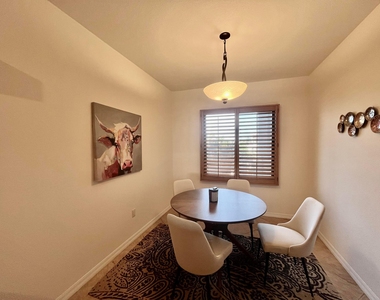 370 Golfview Road - Photo Thumbnail 10