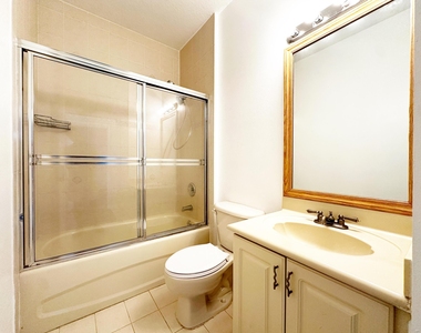 614 Sw 106th Avenue - Photo Thumbnail 6
