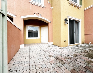 614 Sw 106th Avenue - Photo Thumbnail 10