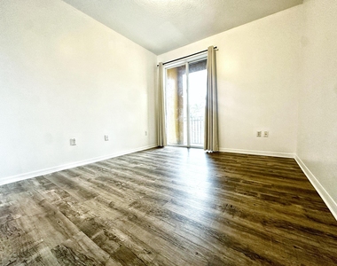 614 Sw 106th Avenue - Photo Thumbnail 7