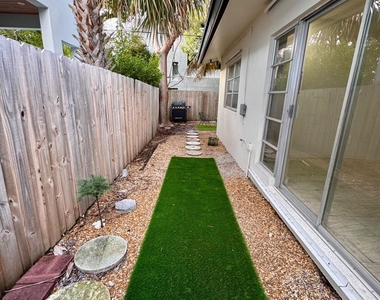 1213 Se 1st Street - Photo Thumbnail 5