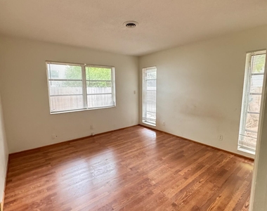 1213 Se 1st Street - Photo Thumbnail 10