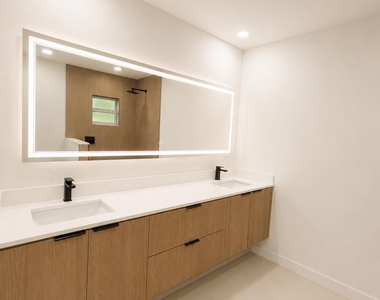 1640 Sw 120th Terrace - Photo Thumbnail 10