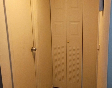 2871 Somerset Drive - Photo Thumbnail 2