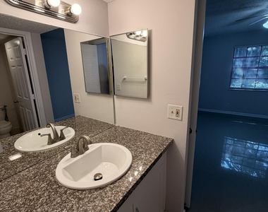 301 Norwood Terrace - Photo Thumbnail 16