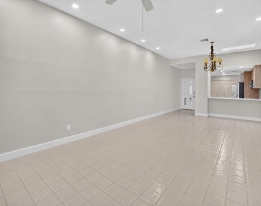 7460 La Paz Boulevard - Photo Thumbnail 8