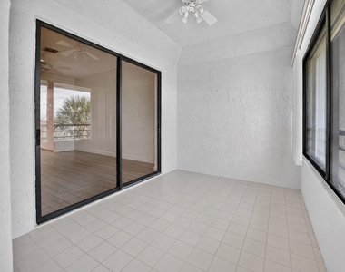 7460 La Paz Boulevard - Photo Thumbnail 10
