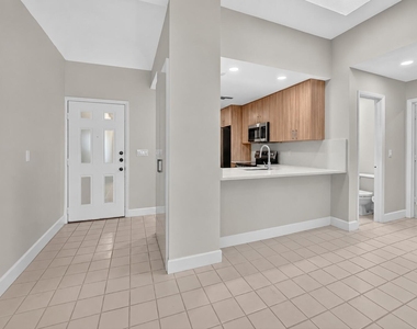 7460 La Paz Boulevard - Photo Thumbnail 9