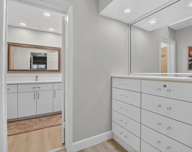 7460 La Paz Boulevard - Photo Thumbnail 16