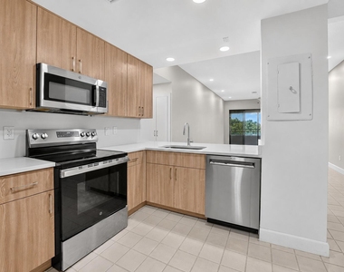 7460 La Paz Boulevard - Photo Thumbnail 3