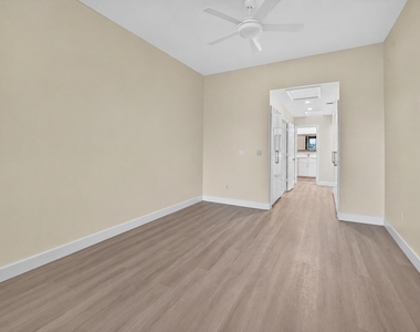 7460 La Paz Boulevard - Photo Thumbnail 15