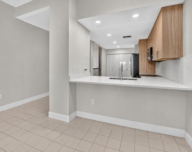 7460 La Paz Boulevard - Photo Thumbnail 4