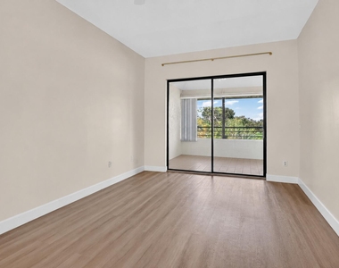 7460 La Paz Boulevard - Photo Thumbnail 14