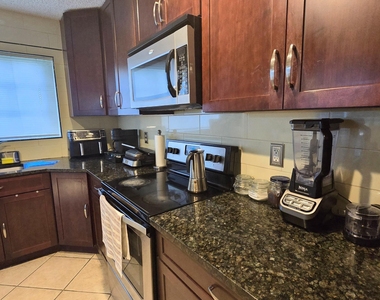 6241 Nw 74th Court - Photo Thumbnail 4