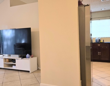 6241 Nw 74th Court - Photo Thumbnail 7