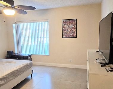 6241 Nw 74th Court - Photo Thumbnail 11