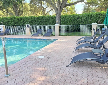 6241 Nw 74th Court - Photo Thumbnail 21