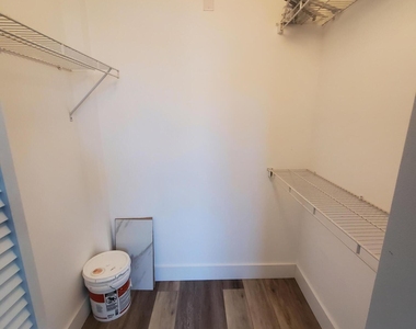 8070 N Nob Hill Road - Photo Thumbnail 21