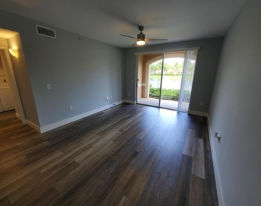 8070 N Nob Hill Road - Photo Thumbnail 16