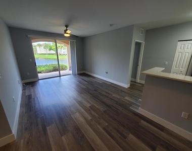 8070 N Nob Hill Road - Photo Thumbnail 24