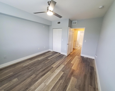 8070 N Nob Hill Road - Photo Thumbnail 20