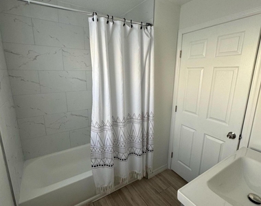 4020 E Louisiana Avenue - Photo Thumbnail 1