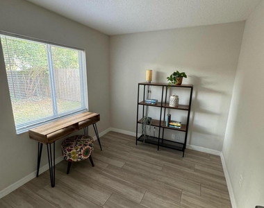 4020 E Louisiana Avenue - Photo Thumbnail 16