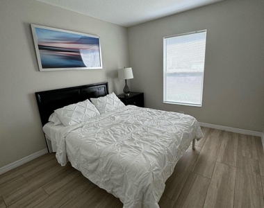 4020 E Louisiana Avenue - Photo Thumbnail 10