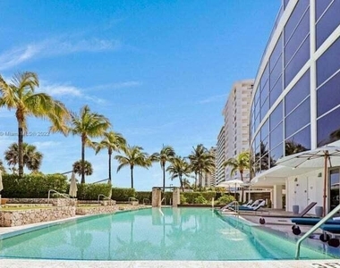 5875 Collins Avenue - Photo Thumbnail 14