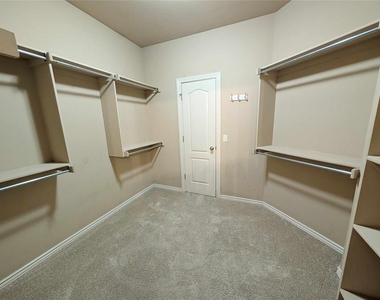 19100 Canyon Creek Place - Photo Thumbnail 11