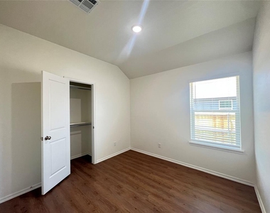 10622 Sw 17th Terrace - Photo Thumbnail 4