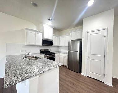10622 Sw 17th Terrace - Photo Thumbnail 2