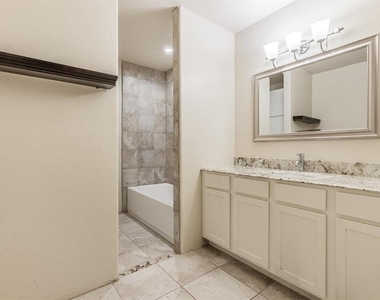 1906 Dorchester Drive - Photo Thumbnail 17