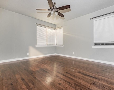 1906 Dorchester Drive - Photo Thumbnail 11