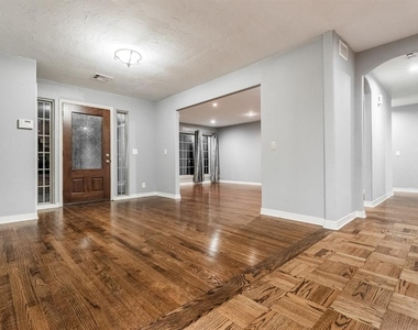 1906 Dorchester Drive - Photo Thumbnail 1