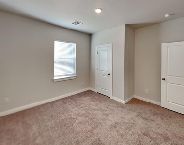 4517 Ne 124th Street - Photo Thumbnail 10