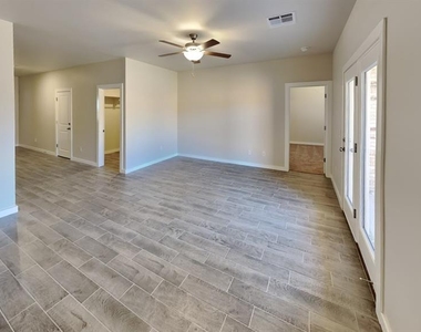 4517 Ne 124th Street - Photo Thumbnail 3