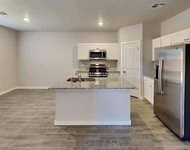 4517 Ne 124th Street - Photo Thumbnail 4