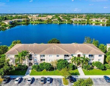 5051 Wiles Road - Photo Thumbnail 18